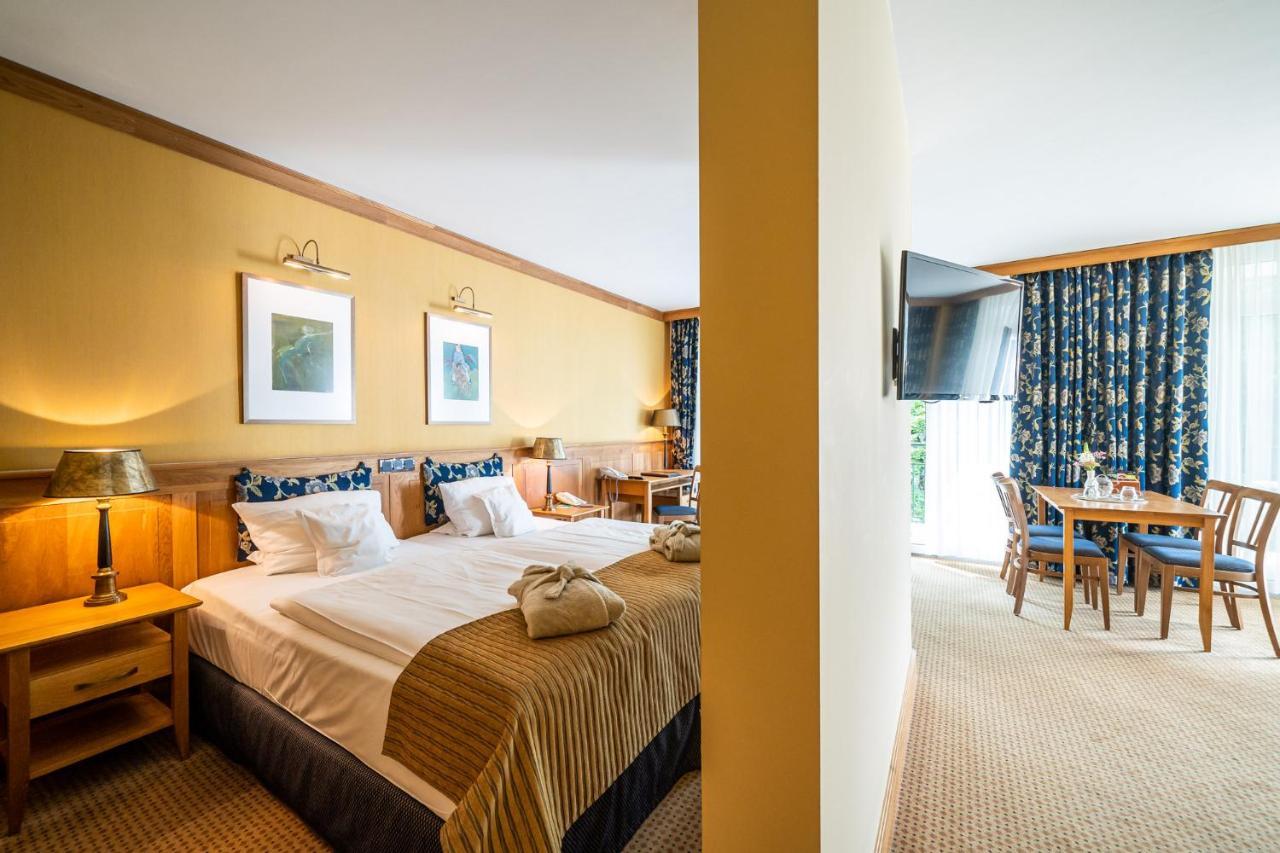 Waldhotel Tannenhaeuschen Везель Екстер'єр фото