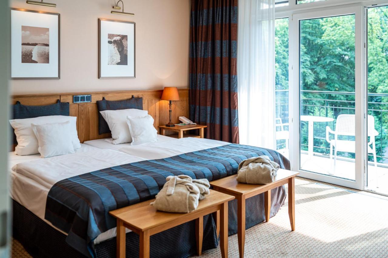 Waldhotel Tannenhaeuschen Везель Екстер'єр фото